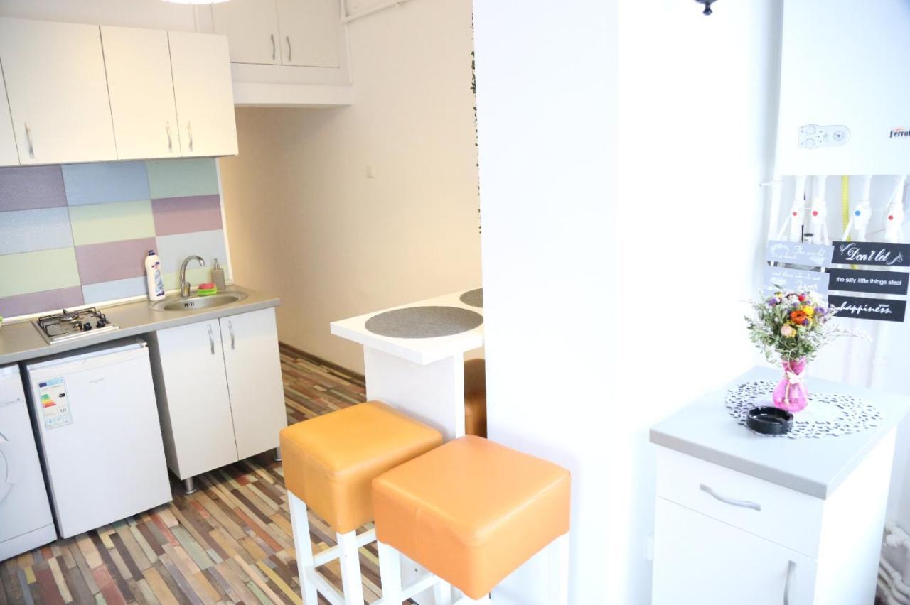 Croma Holiday Petrosani Apartment Bagian luar foto